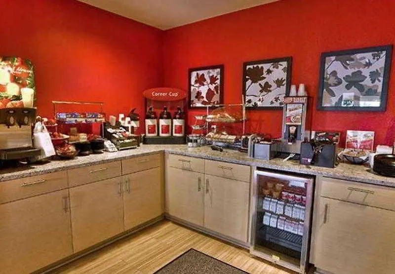 Towneplace Suites By Marriott Savannah Airport Hotel